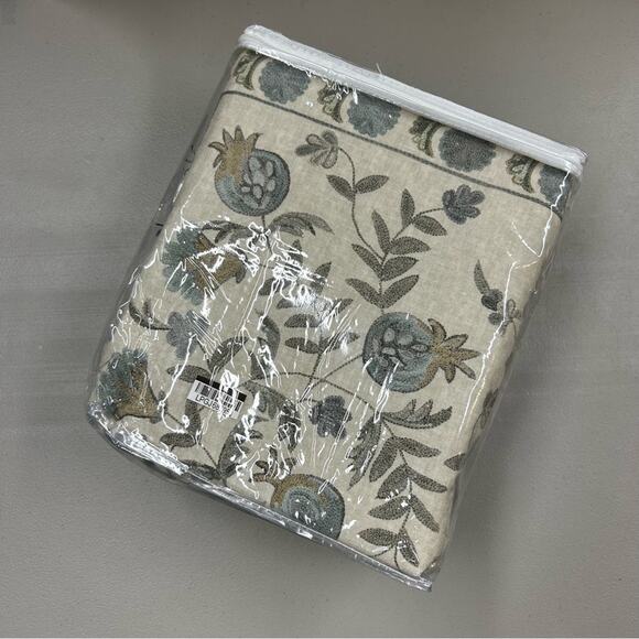 Pottery Barn Lilah Suzani Duvet Cover King / Cal King Floral Embroidered NEW - Picture 7 of 7